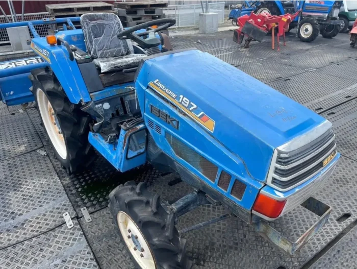 tractor iseki tu 197 cu freză