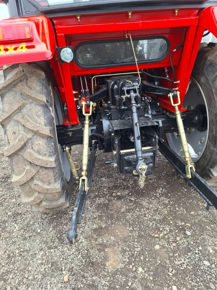 tractor bizon xd 504 (50cp) with cab tractor bizon xd 504 (50cp) with cab